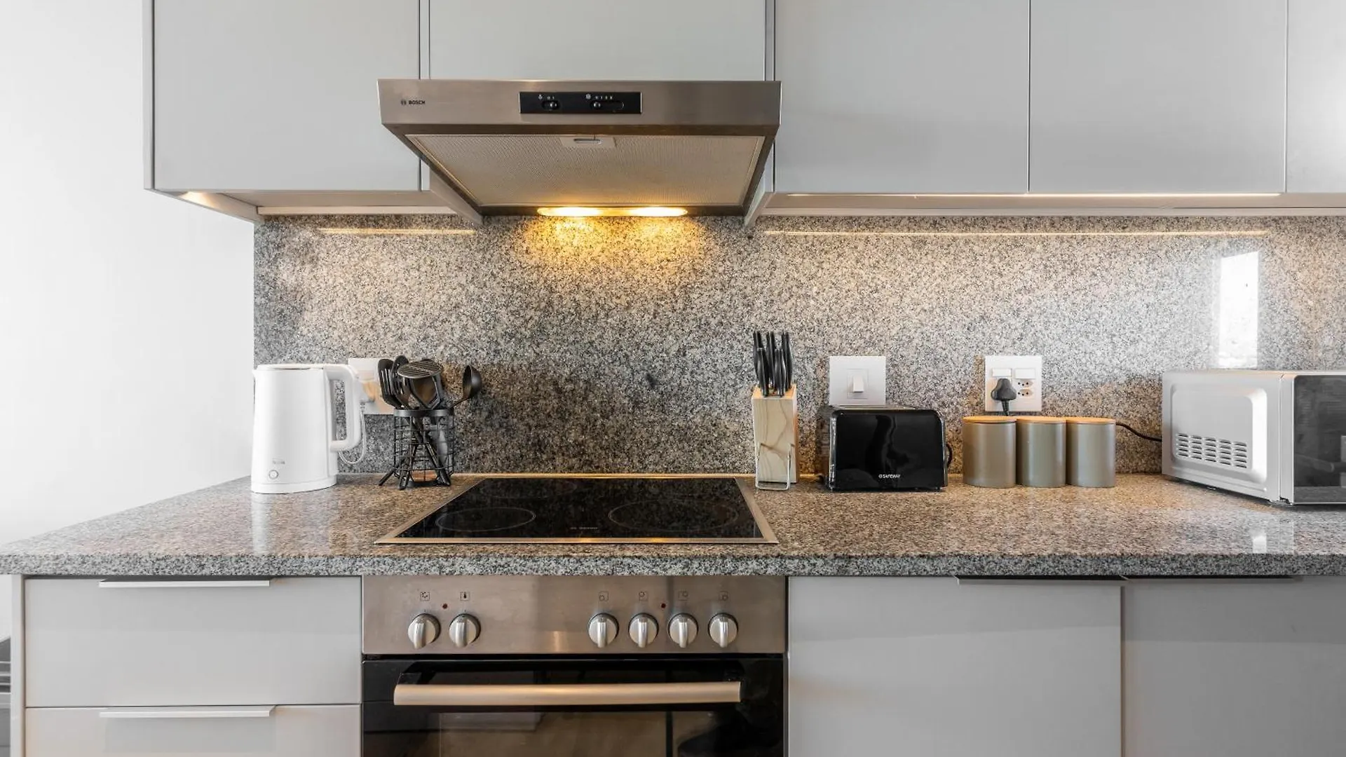 Burmeister 606 - Top Floor 2 Bedroom Apartment With Ocean Views - Onsite Parking Cape Town
