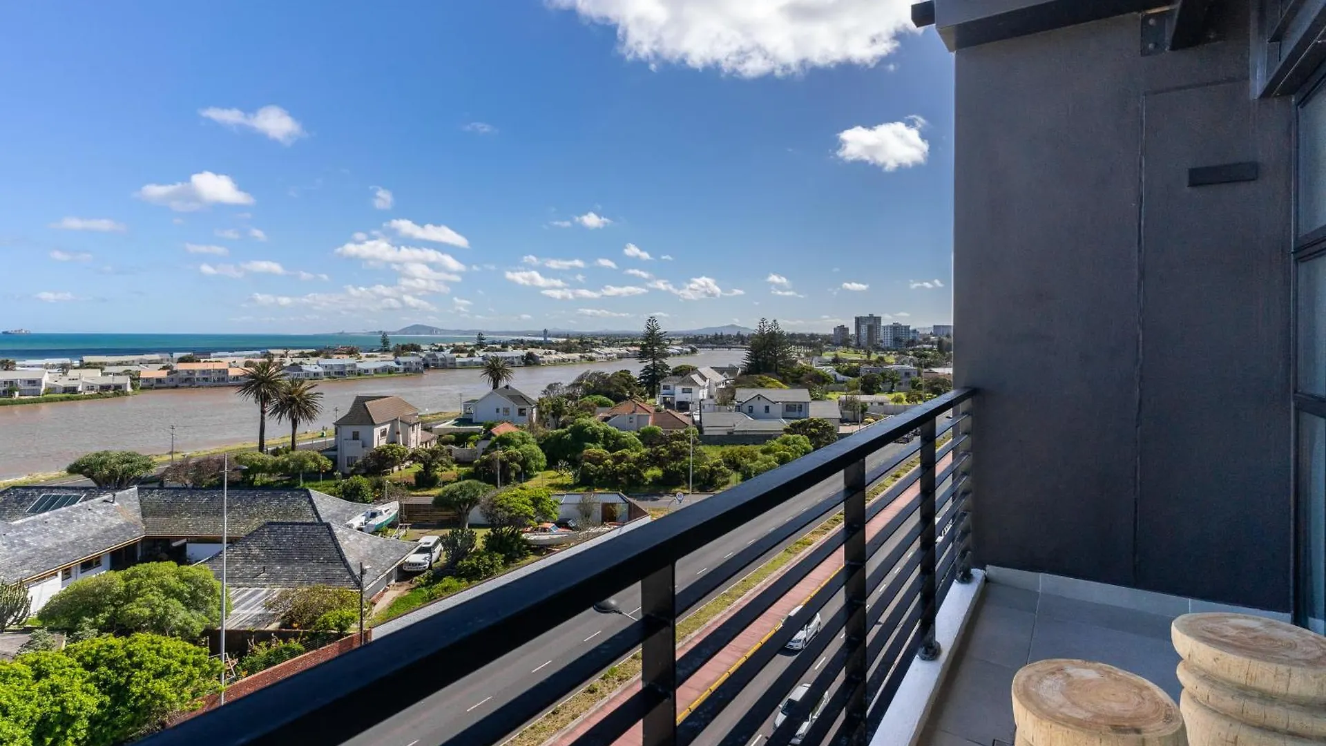 Burmeister 606 - Top Floor 2 Bedroom Apartment With Ocean Views - Onsite Parking Città del Capo